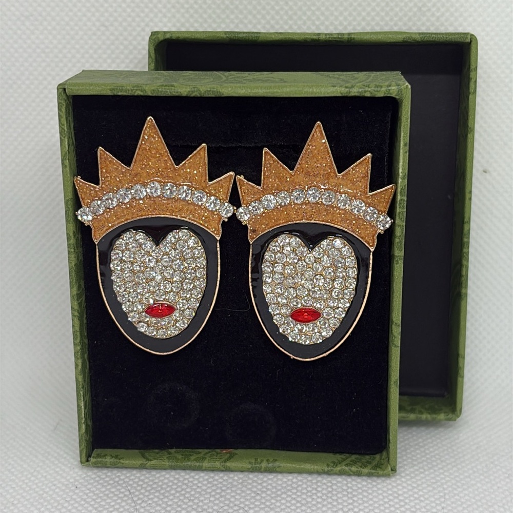 Disney Snow White Inspired Evil Queen Villain Studded Earrings - Picture 6 of 13